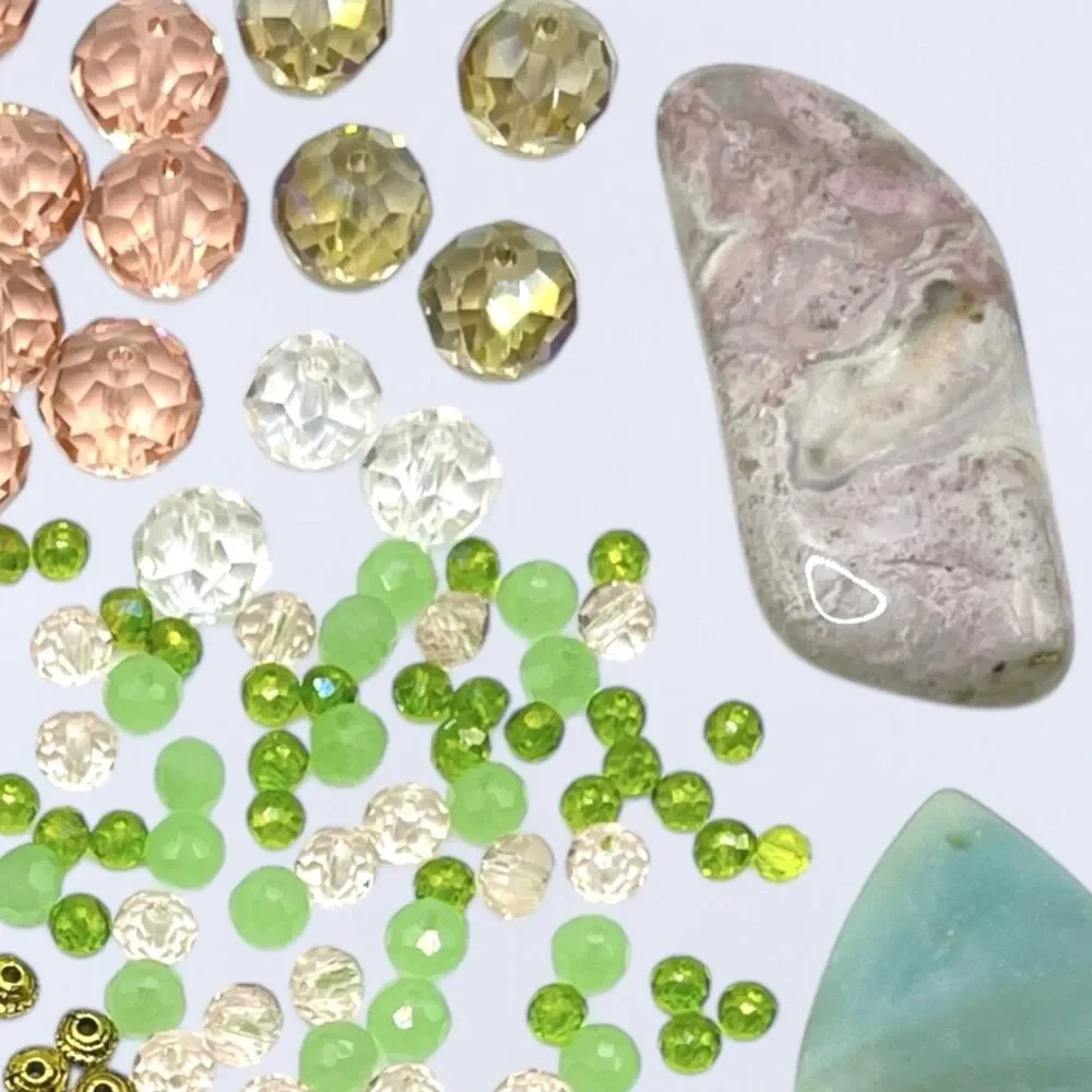 Mixed Lot Beads Faceted Glass Gemstones Gold Tone Metal Crystal Jewelry Findings
